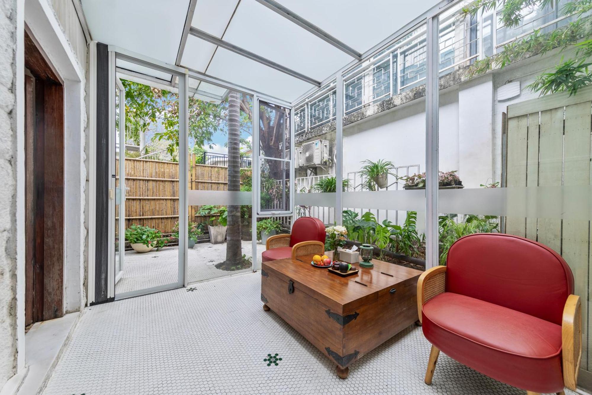 Shenzhen No'6 Garden Villa --French Window With Garden View,Close To Sea World &Shekou Ferry Port &K11 Ecoast &Subway Nearby ,Offer Western Food And Coffee &English Speaking With Tour Services מראה חיצוני תמונה
