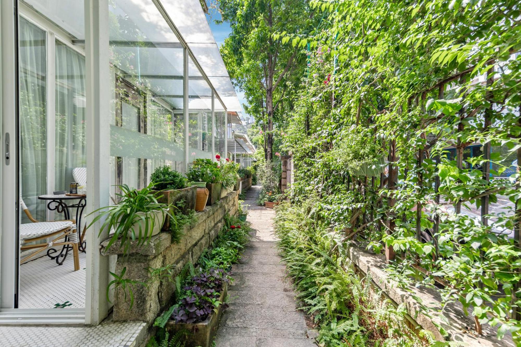 Shenzhen No'6 Garden Villa --French Window With Garden View,Close To Sea World &Shekou Ferry Port &K11 Ecoast &Subway Nearby ,Offer Western Food And Coffee &English Speaking With Tour Services מראה חיצוני תמונה