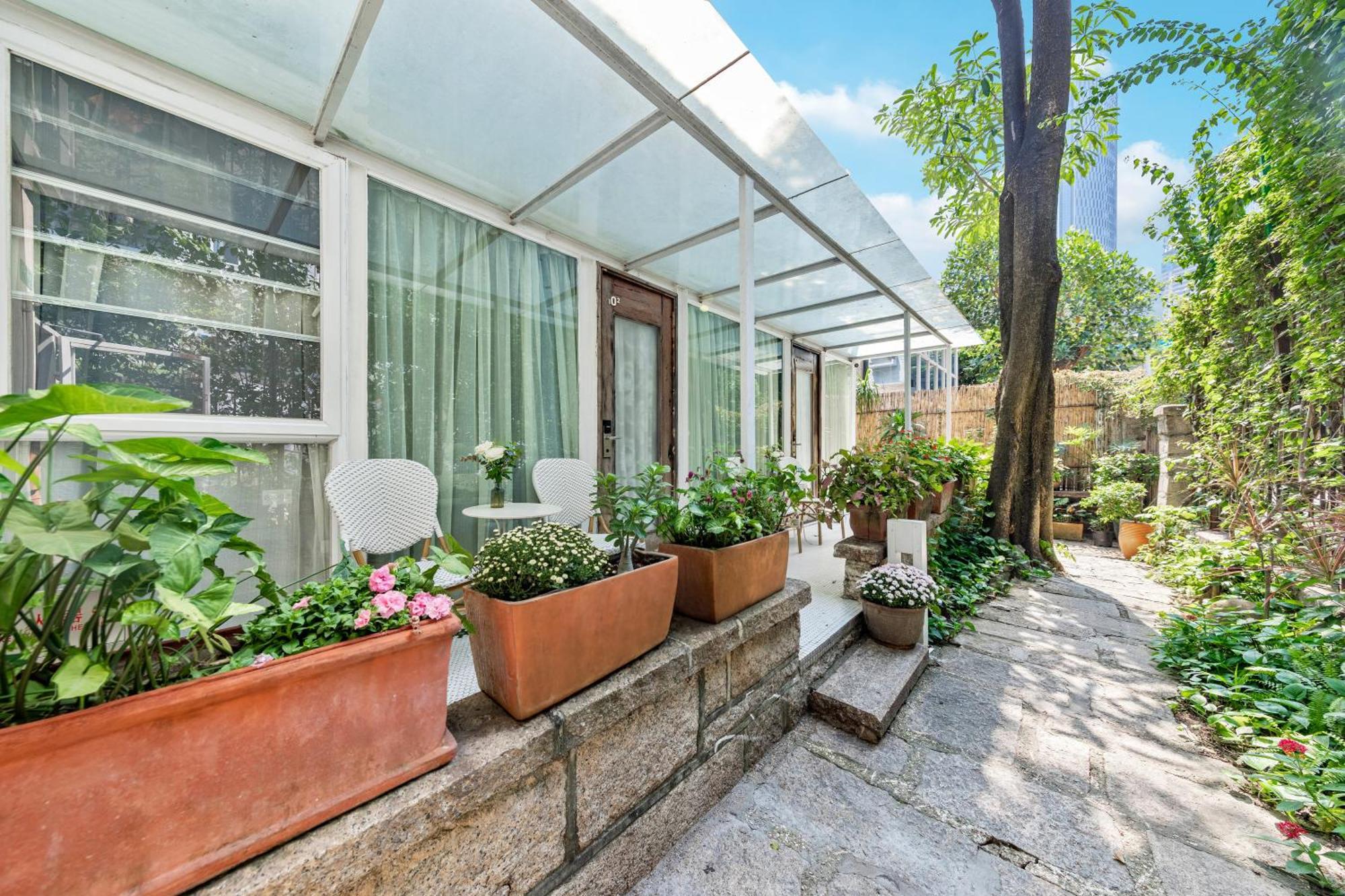 Shenzhen No'6 Garden Villa --French Window With Garden View,Close To Sea World &Shekou Ferry Port &K11 Ecoast &Subway Nearby ,Offer Western Food And Coffee &English Speaking With Tour Services מראה חיצוני תמונה